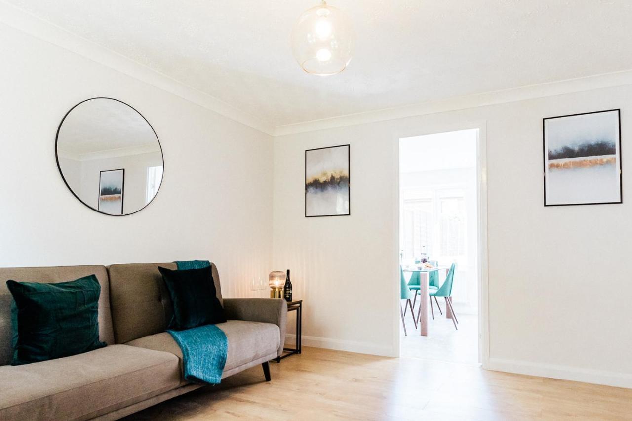 The Oval House By Silva Cmk Stylish House With Garden & Parking Eco-Serviced Accommodation Milton Keynes Esterno foto