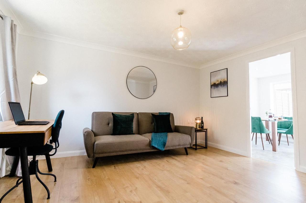 The Oval House By Silva Cmk Stylish House With Garden & Parking Eco-Serviced Accommodation Milton Keynes Esterno foto