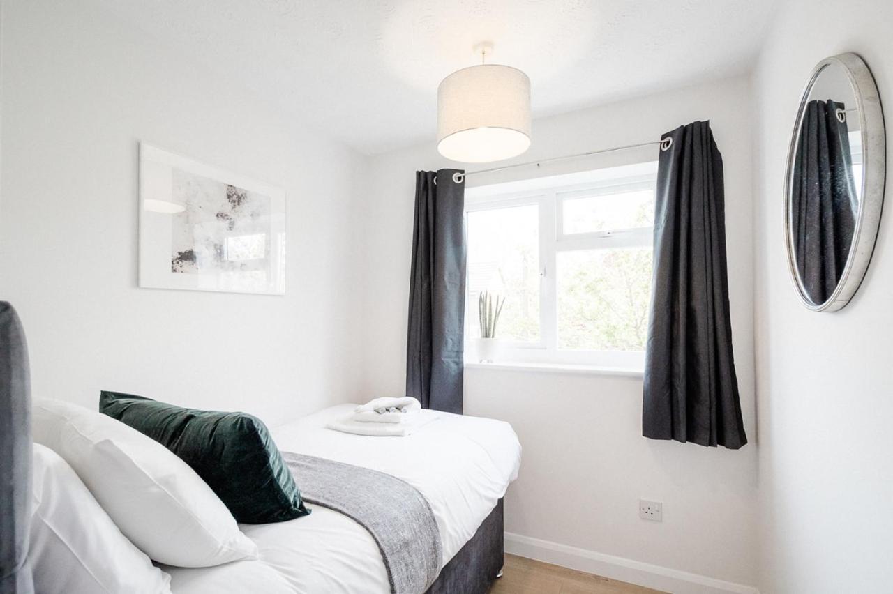 The Oval House By Silva Cmk Stylish House With Garden & Parking Eco-Serviced Accommodation Milton Keynes Esterno foto