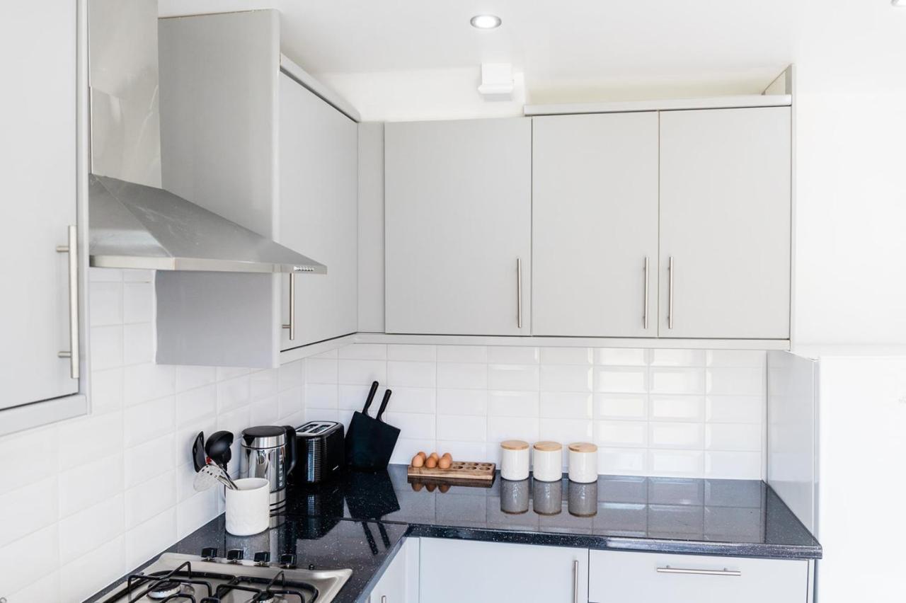 The Oval House By Silva Cmk Stylish House With Garden & Parking Eco-Serviced Accommodation Milton Keynes Esterno foto