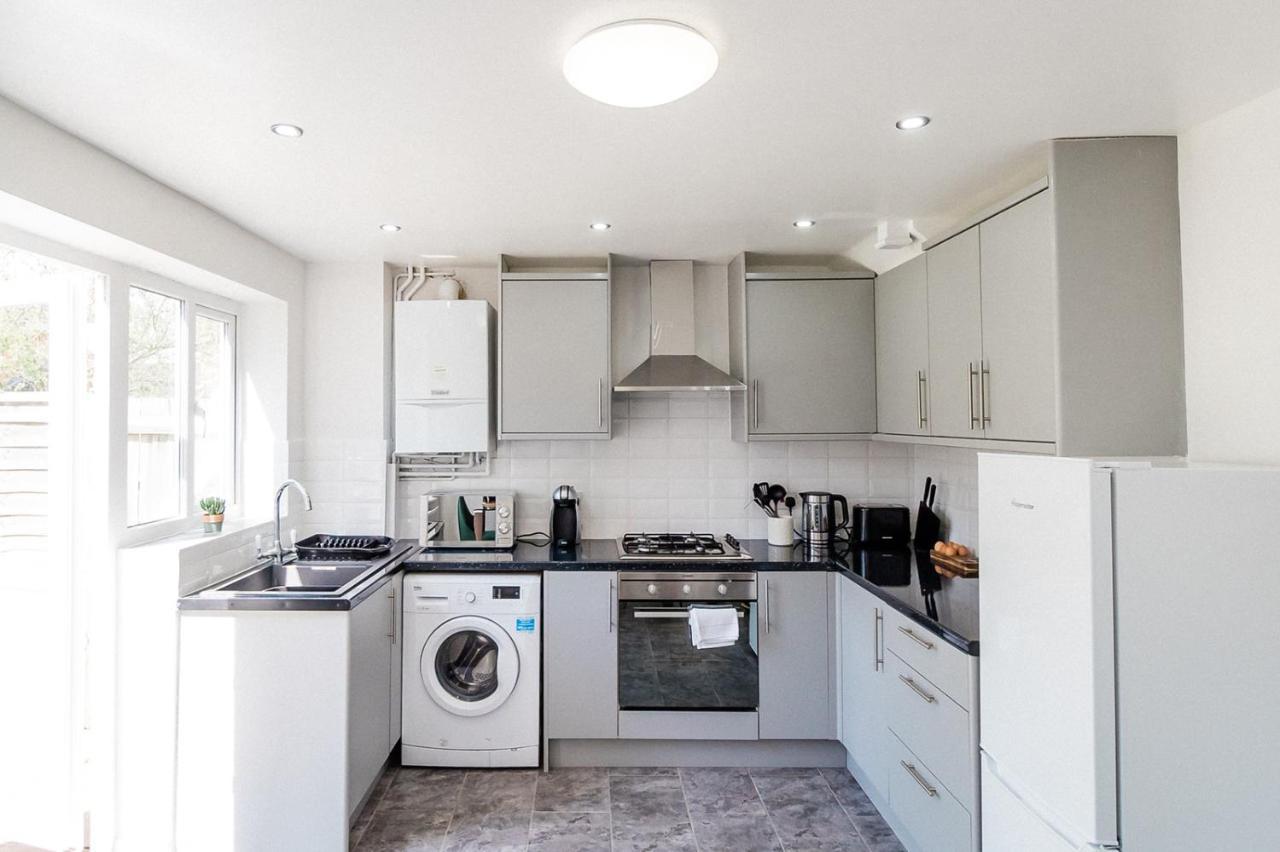 The Oval House By Silva Cmk Stylish House With Garden & Parking Eco-Serviced Accommodation Milton Keynes Esterno foto