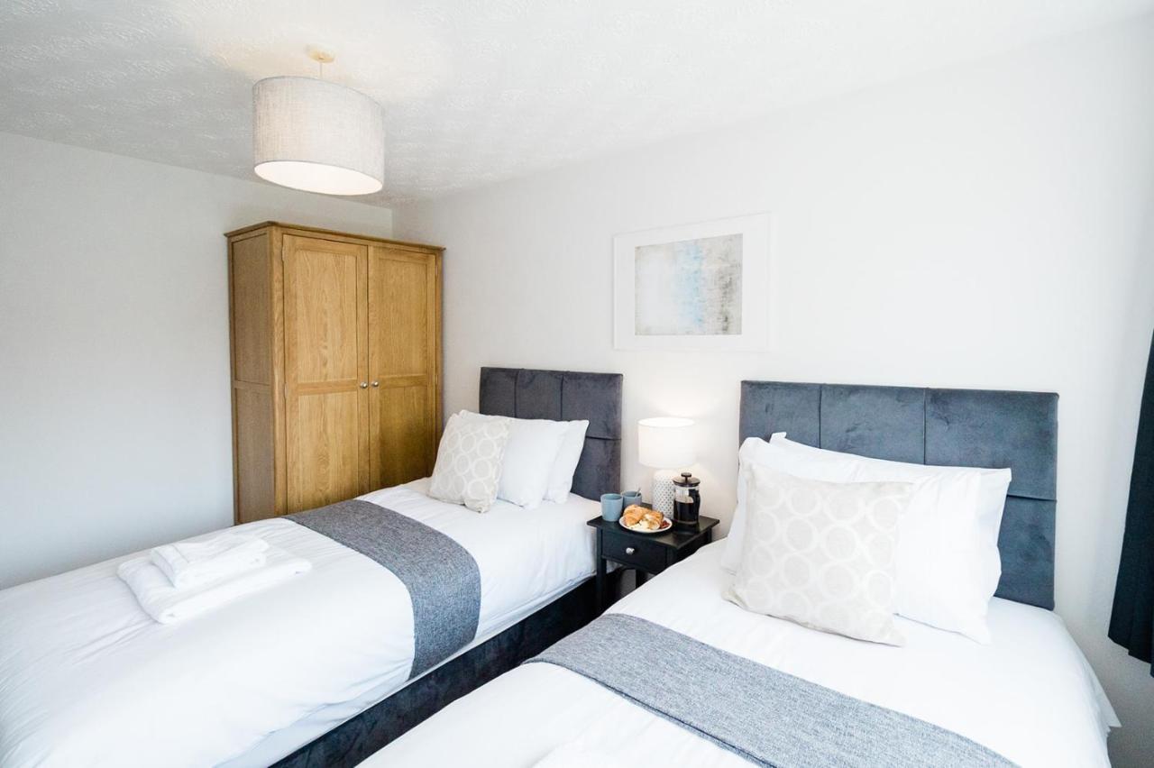 The Oval House By Silva Cmk Stylish House With Garden & Parking Eco-Serviced Accommodation Milton Keynes Esterno foto