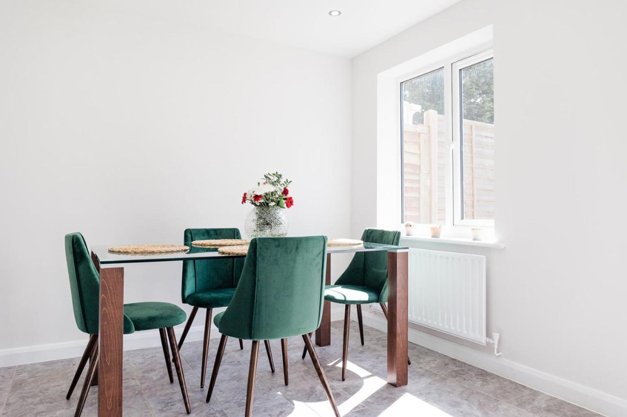 The Oval House By Silva Cmk Stylish House With Garden & Parking Eco-Serviced Accommodation Milton Keynes Esterno foto