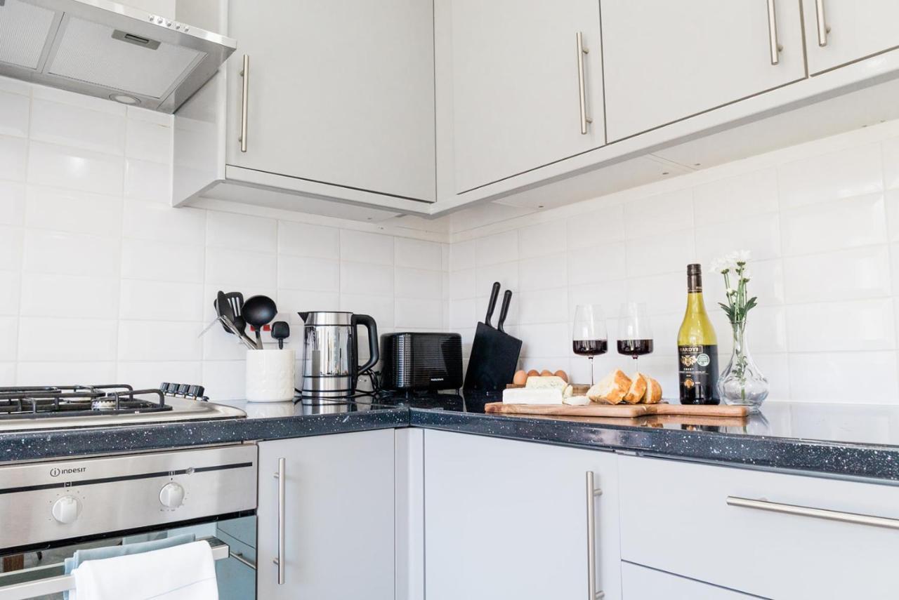 The Oval House By Silva Cmk Stylish House With Garden & Parking Eco-Serviced Accommodation Milton Keynes Esterno foto