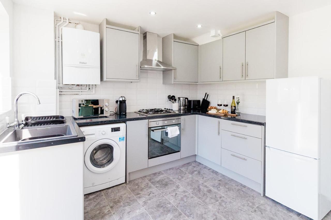 The Oval House By Silva Cmk Stylish House With Garden & Parking Eco-Serviced Accommodation Milton Keynes Esterno foto