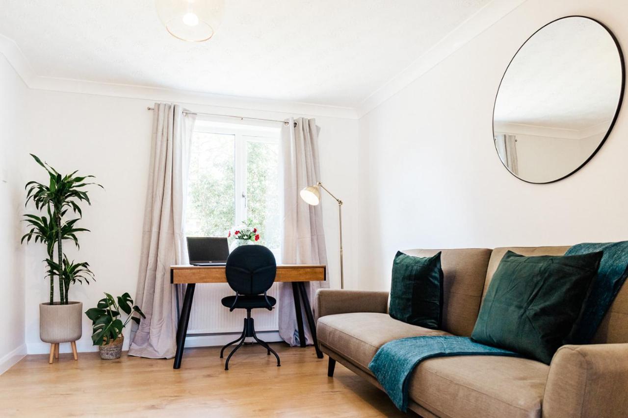 The Oval House By Silva Cmk Stylish House With Garden & Parking Eco-Serviced Accommodation Milton Keynes Esterno foto