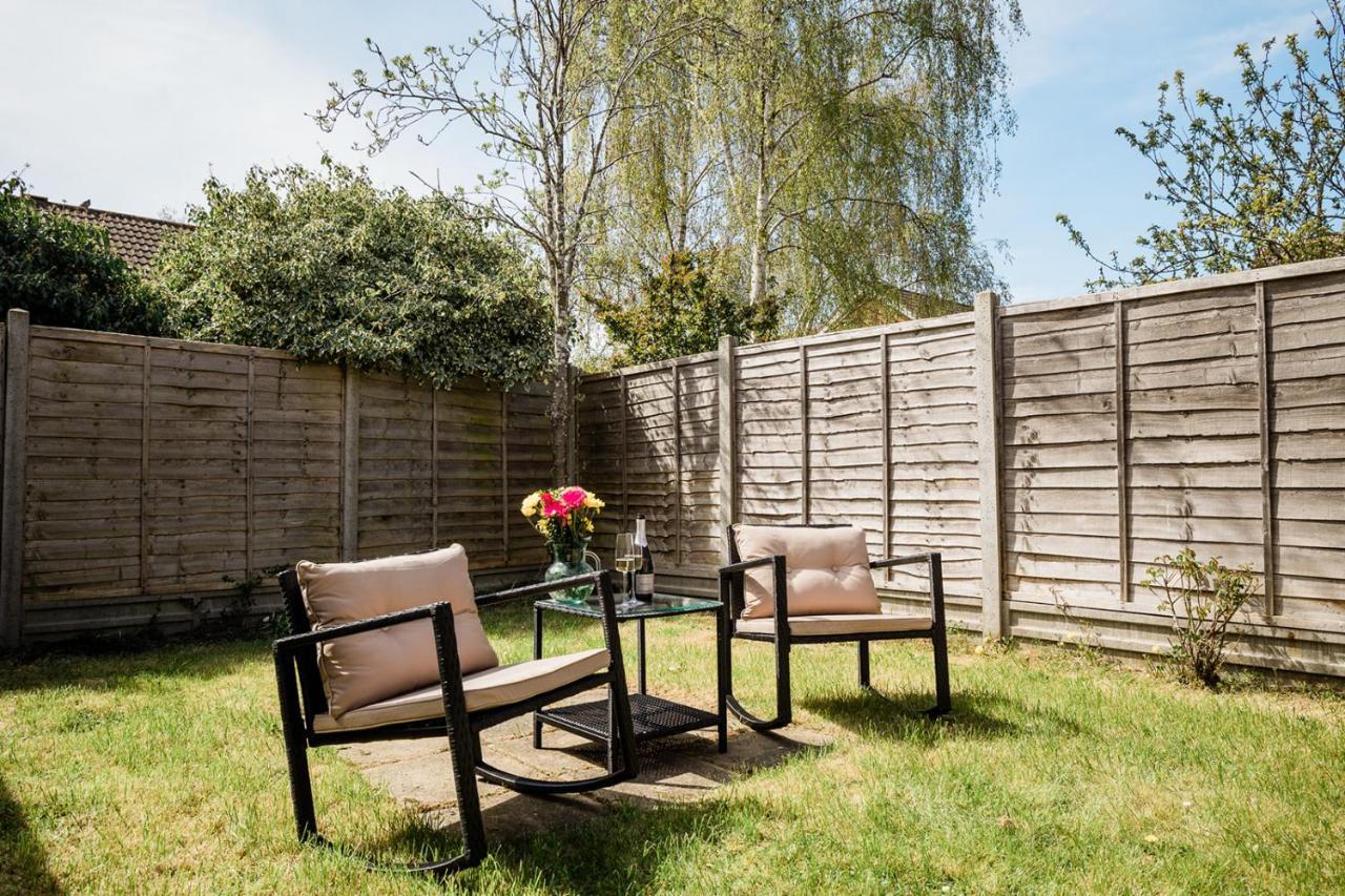 The Oval House By Silva Cmk Stylish House With Garden & Parking Eco-Serviced Accommodation Milton Keynes Esterno foto